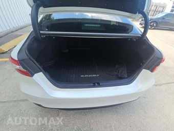 2019 Toyota Camry XLE - miniatura 11