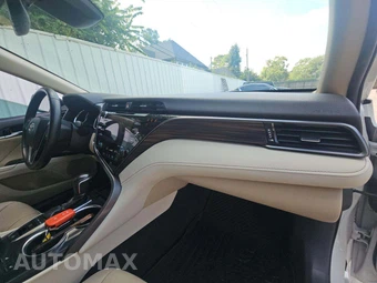 2019 Toyota Camry XLE - miniatura 16