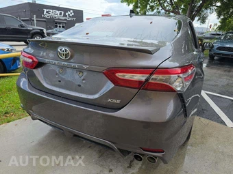 2019 Toyota Camry XSE - miniatura 2