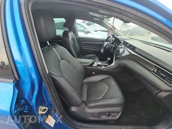 2019 Toyota Camry XSE - miniatura 8