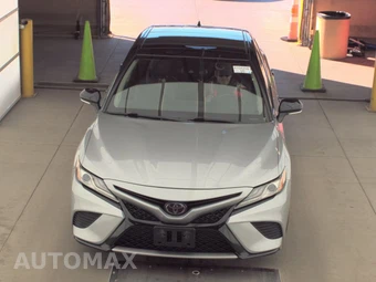2019 Toyota Camry XSE - miniatura 2