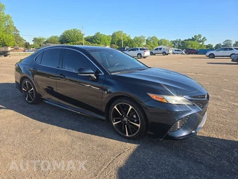 2019 Toyota Camry XSE - miniatura 3