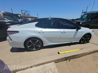 2019 Toyota Camry XSE - miniatura 4