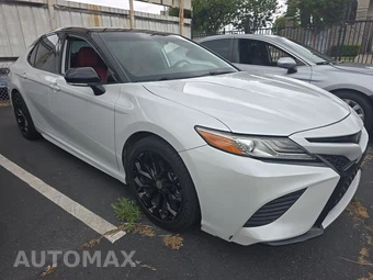 2019 Toyota Camry XSE - miniatura 3