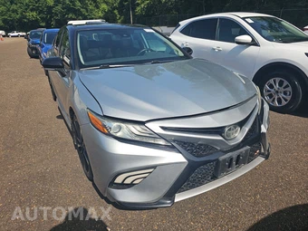 2019 Toyota Camry XSE - miniatura 3