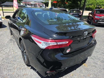 2019 Toyota Camry XSE - miniatura 2