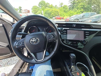 2019 Toyota Camry XSE - miniatura 10