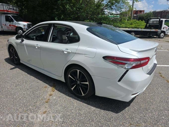 2019 Toyota Camry XSE - miniatura 2