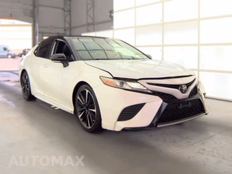 2019 Toyota Camry XSE - miniatura 3