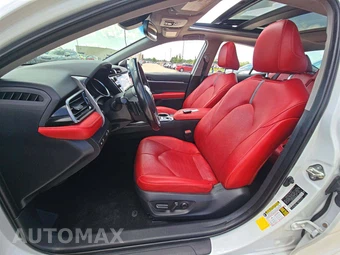 2019 Toyota Camry XSE - miniatura 3