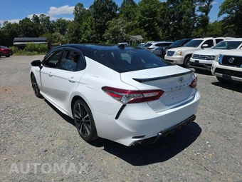 2019 Toyota Camry XSE - miniatura 2
