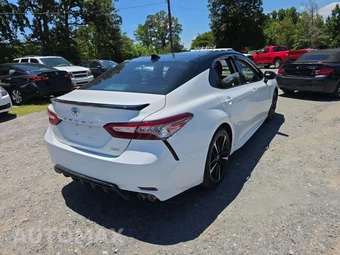 2019 Toyota Camry XSE - miniatura 3