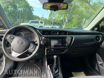 2019 Toyota Corolla LE Sedan - miniatura 4