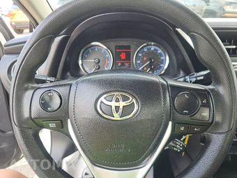 2019 Toyota Corolla LE Sedan – miniatura 10