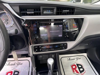 2019 Toyota Corolla LE Sedan - miniatura 13