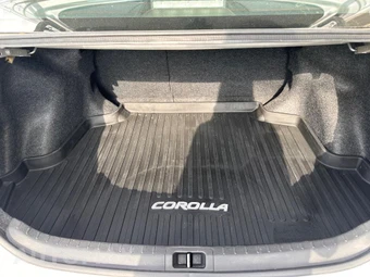 2019 Toyota Corolla LE Sedan - miniatura 23