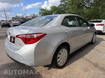 2019 Toyota Corolla LE Sedan - miniatura 3