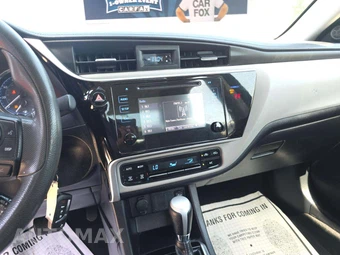 2019 Toyota Corolla LE Sedan – miniatura 10