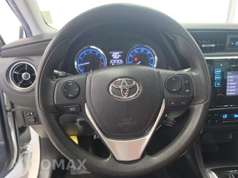 2019 Toyota Corolla LE Sedan – miniatura 10