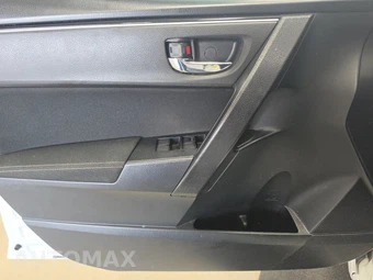 2019 Toyota Corolla LE Sedan – miniatura 9