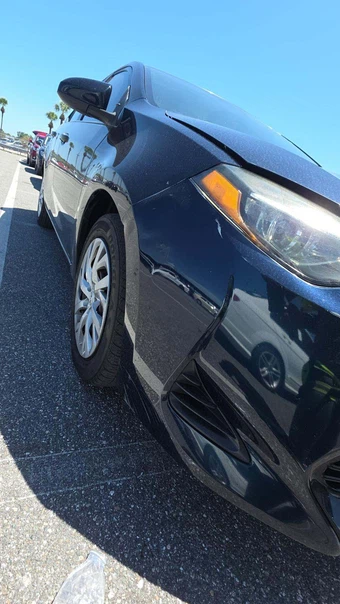 2019 Toyota Corolla LE Sedan - miniatura 18