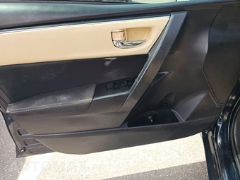 2019 Toyota Corolla LE Sedan - miniatura 9