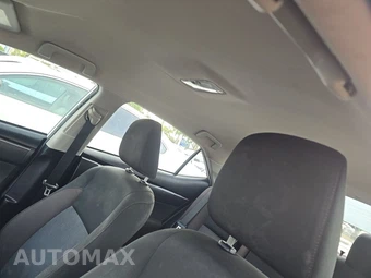 2019 Toyota Corolla LE Sedan - miniatura 18