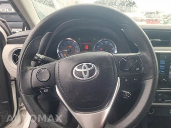 2019 Toyota Corolla LE Sedan - miniatura 10