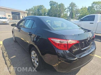 2019 Toyota Corolla LE Sedan - miniatura 2