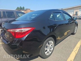 2019 Toyota Corolla LE Sedan - miniatura 3