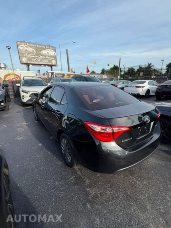 2019 Toyota Corolla LE Sedan - miniatura 5