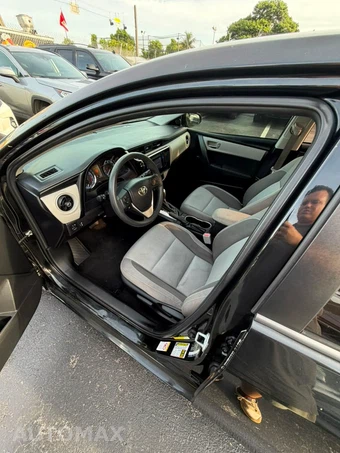 2019 Toyota Corolla LE Sedan - miniatura 9