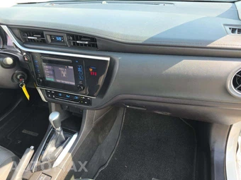 2019 Toyota Corolla LE Sedan - miniatura 19
