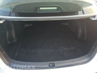2019 Toyota Corolla SE Sedan – miniatura 16