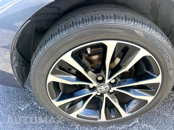 2019 Toyota Corolla SE Sedan - miniatura 16