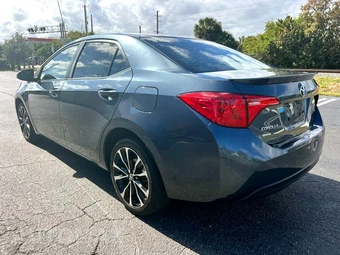 2019 Toyota Corolla SE Sedan - miniatura 5