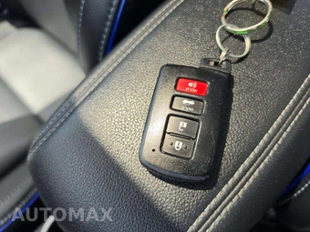 2019 Toyota Corolla XSE Sedan - miniatura 8