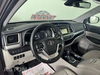 2019 Toyota Highlander LE - miniatura 10