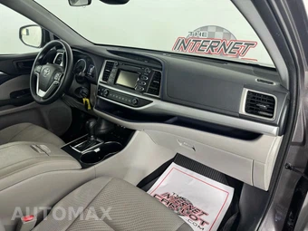 2019 Toyota Highlander LE - miniatura 12