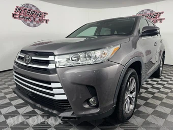 2019 Toyota Highlander LE - miniatura 3
