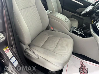 2019 Toyota Highlander LE - miniatura 32