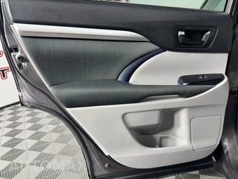 2019 Toyota Highlander LE - miniatura 39