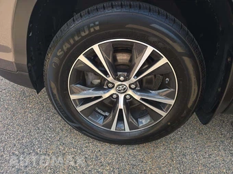 2019 Toyota Highlander LE - miniatura 24