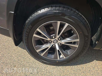 2019 Toyota Highlander LE - miniatura 26