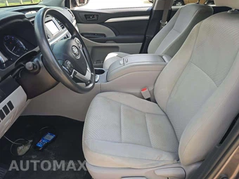 2019 Toyota Highlander LE - miniatura 3