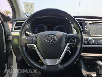 2019 Toyota Highlander LE - miniatura 10