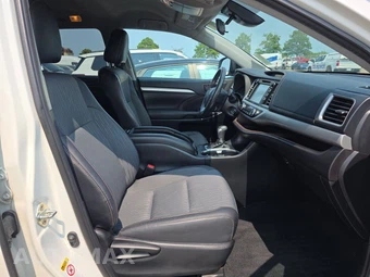 2019 Toyota Highlander LE - miniatura 8