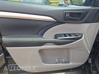 2019 Toyota Highlander LE – miniatura 9