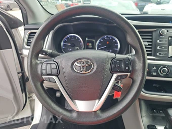 2019 Toyota Highlander LE – miniatura 10
