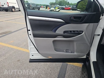 2019 Toyota Highlander LE – miniatura 9